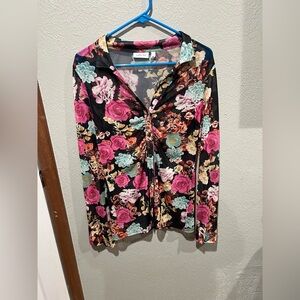 Willow Root Floral Top EUC Very Pretty 93% Nylon EUC Size Small Whimsical Top